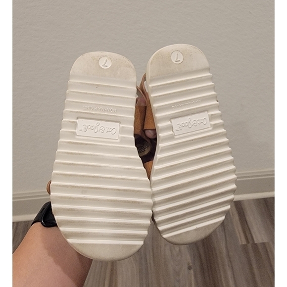 Cat & Jack Brown Sandals size 7 - Picture 8 of 9